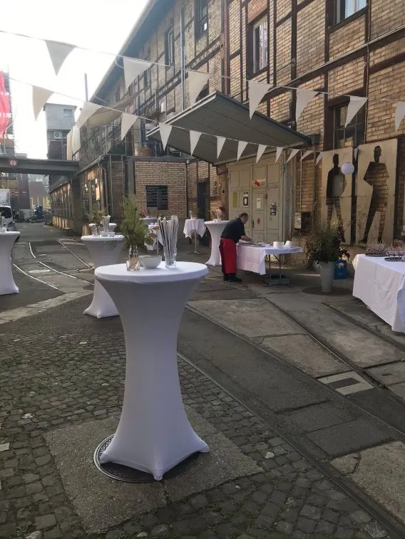 Lauesch Bar Apéro draussen